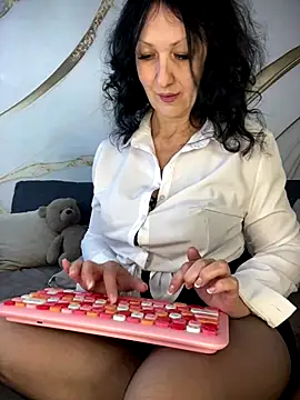 Katie-n online show from September 15, 2025, 6:25 am