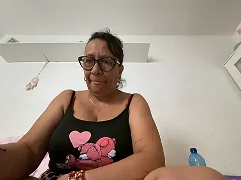 Snapshot of sweeviolet chatting on July 17, 2026, 7:05 am sweeviolet online show from July 17, 2026, 7:05 am