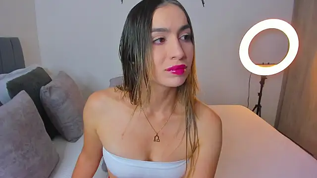 im sarah34 online show from March 22, 2025, 6:03 pm