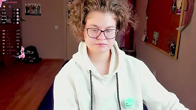 Sashy Way online show from December 18, 2024, 6:46 pm