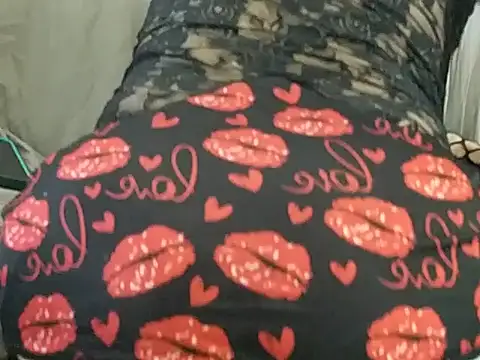 Snapshot of smalldickbixx chatting on November 3, 2025, 12:53 pm smalldickbixx online show from November 3, 2025, 12:53 pm