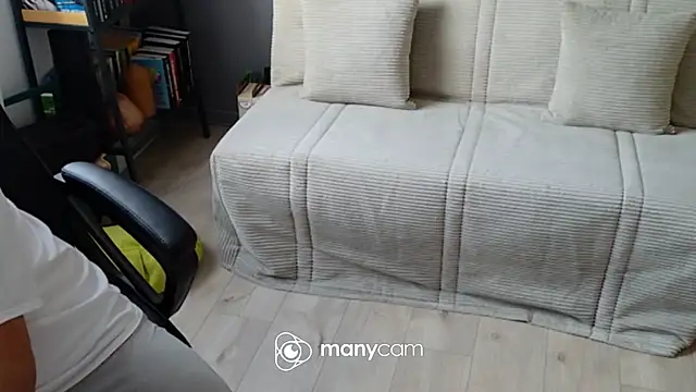 Snapshot of lolacharly@xh chatting on September 26, 2025, 1:29 pm lolacharlyxh online show from September 26, 2025, 1:29 pm