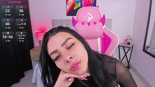 Snapshot of KristalFoxx chatting on November 12, 2025, 12:09 pm KristalFoxx online show from November 12, 2025, 12:09 pm