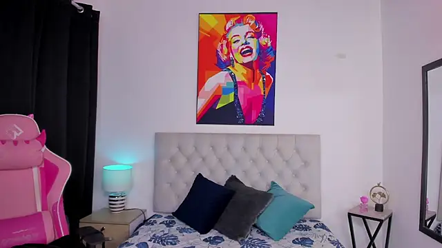 Snapshot of KristalFoxx chatting on November 25, 2025, 3:12 pm KristalFoxx online show from November 25, 2025, 3:12 pm