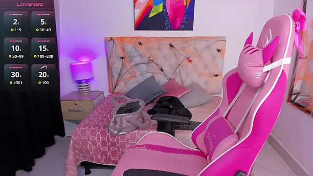 Snapshot of KristalFoxx chatting on October 27, 2025, 11:00 am KristalFoxx online show from October 27, 2025, 11:00 am