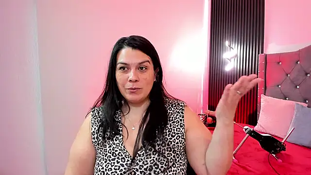 martina foxy  online show from November 8, 2025, 12:20 pm