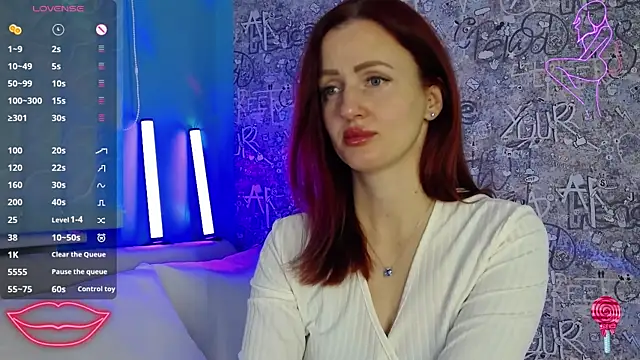 Snapshot of ElisaJane chatting on November 14, 2025, 8:45 pm ElisaJane online show from November 14, 2025, 8:45 pm