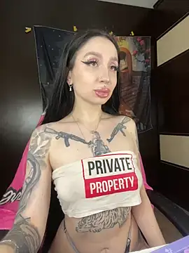 Snapshot of Molly__Moon chatting on February 13, 2026, 2:11 am Molly Moon online show from February 13, 2026, 2:11 am