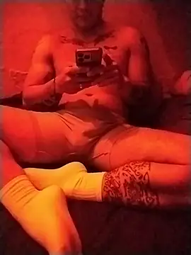 Snapshot of Woofer_dick chatting on December 18, 2025, 5:01 am Woofer dick online show from December 18, 2025, 5:01 am