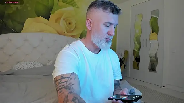 BlowMyXXL online show from February 26, 2026, 9:09 am