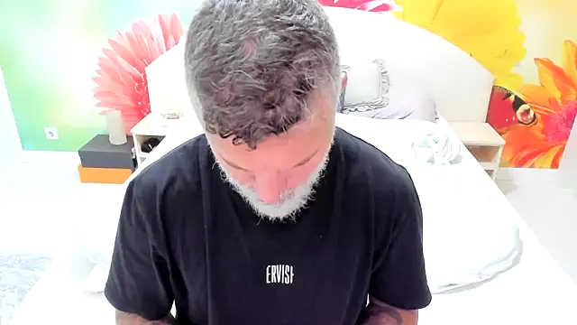 BlowMyXXL online show from November 26, 2025, 5:18 am