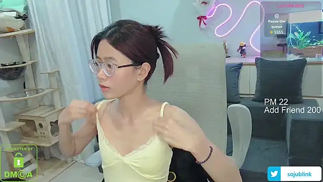 littlemiilk online show from May 25, 2026, 9:08 am