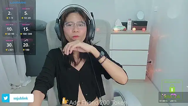 Snapshot of littlemiilk chatting on March 17, 2025, 5:49 pm littlemiilk online show from March 17, 2025, 5:49 pm