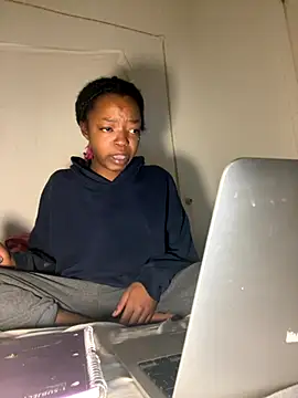 minimama69 online show from November 6, 2025, 9:46 am