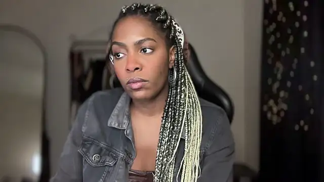 marisilva br online show from November 7, 2025, 11:08 pm