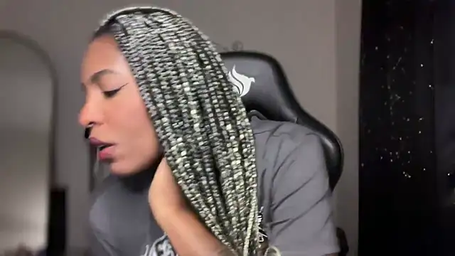 marisilva br online show from November 12, 2025, 10:02 pm