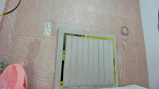 Ammy Connor1 online show from November 14, 2025, 7:39 pm