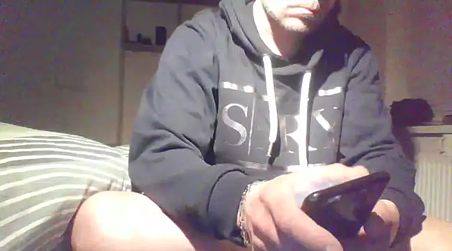 Snapshot of Franc113 chatting on March 17, 2025, 10:08 pm Franc113 online show from March 17, 2025, 10:08 pm