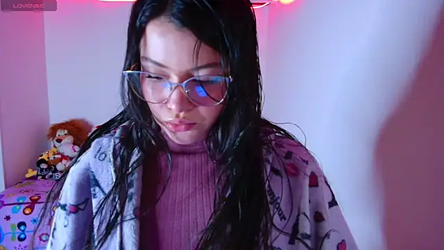 juli05star20 online show from December 2, 2025, 9:38 pm