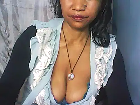 Snapshot of nene_belle chatting on October 18, 2025, 6:54 pm nene belle online show from October 18, 2025, 6:54 pm