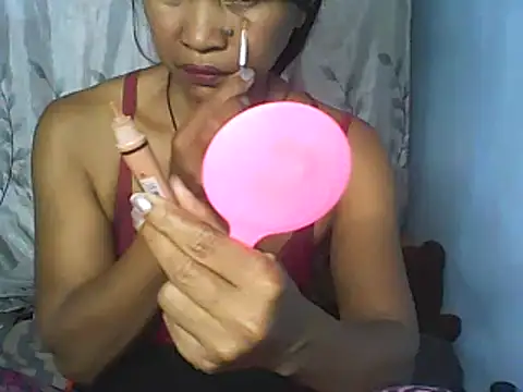 Snapshot of nene_belle chatting on October 16, 2025, 6:43 am nene belle online show from October 16, 2025, 6:43 am