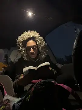 starrynikki online show from February 3, 2026, 2:11 pm