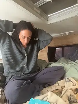 starrynikki online show from April 1, 2026, 4:26 pm