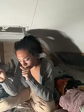 starrynikki online show from February 6, 2026, 5:47 am