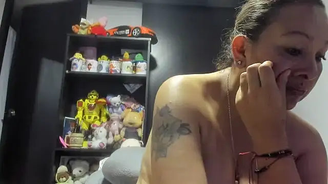 katty squirt08 online show from March 31, 2026, 12:40 pm