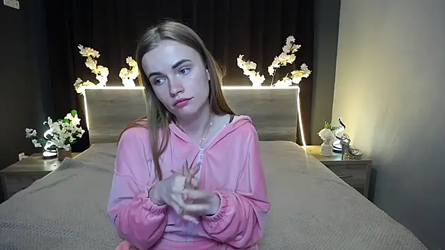 MargaritaKiss online show from April 21, 2026, 2:03 am