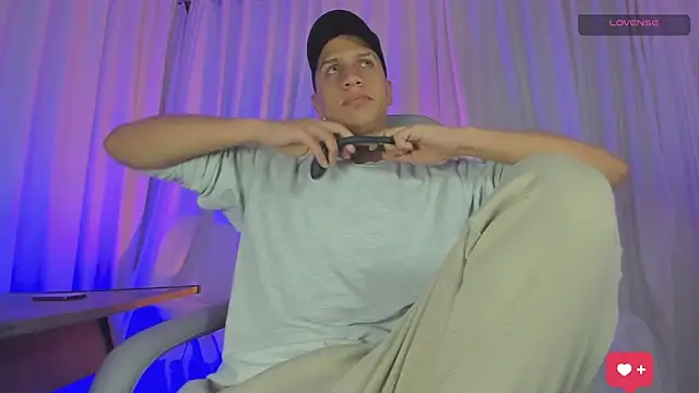 Snapshot of matt_benji chatting on March 18, 2025, 7:01 pm matt benji online show from March 18, 2025, 7:01 pm