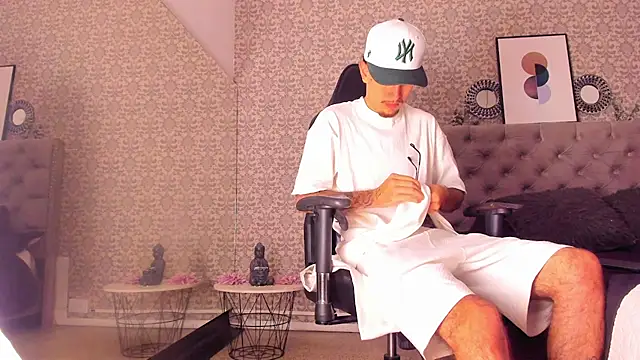 CodyWalkerR online show from December 22, 2025, 5:13 pm