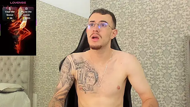 CodyWalkerR online show from November 12, 2025, 5:17 pm