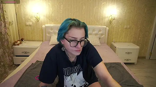 LunaaMayy online show from November 16, 2025, 10:35 pm