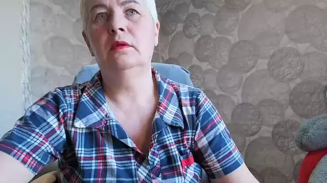 NicoleOlla online show from February 16, 2026, 3:05 am