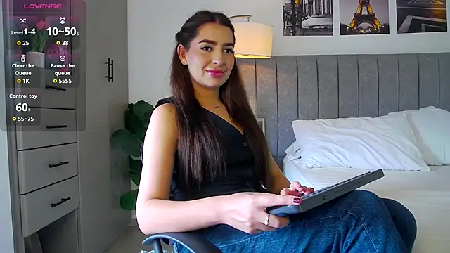 Snapshot of caralella chatting on November 8, 2025, 7:28 pm caralella online show from November 8, 2025, 7:28 pm