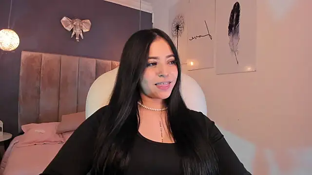 Snapshot of Maaiitee chatting on March 7, 2025, 4:33 pm Maaiitee online show from March 7, 2025, 4:33 pm