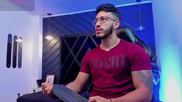 Snapshot of Liam_Kleiin chatting on November 21, 2025, 11:20 am Liam Kleiin online show from November 21, 2025, 11:20 am