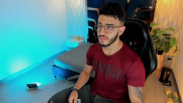 Snapshot of Liam_Kleiin chatting on December 3, 2025, 11:31 am Liam Kleiin online show from December 3, 2025, 11:31 am