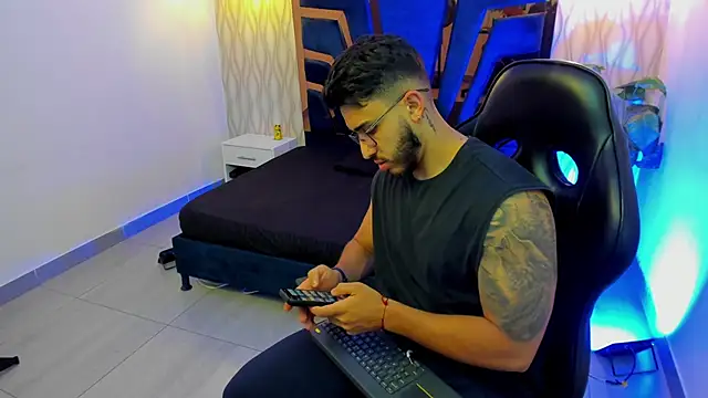 Liam Kleiin online show from December 19, 2025, 11:34 am