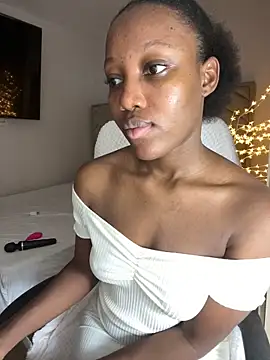 kellya  online show from November 12, 2025, 11:30 pm