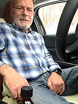 bottomhairy online show from January 9, 2026, 10:55 am