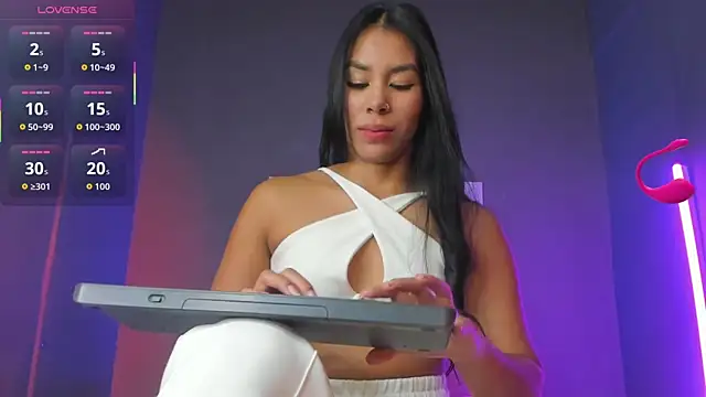 Snapshot of MadissonShakur chatting on September 13, 2025, 5:13 pm MadissonShakur online show from September 13, 2025, 5:13 pm