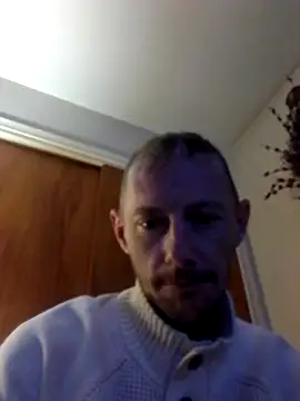 Snapshot of elmerfuddin87 chatting on October 21, 2025, 3:06 am elmerfuddin87 online show from October 21, 2025, 3:06 am