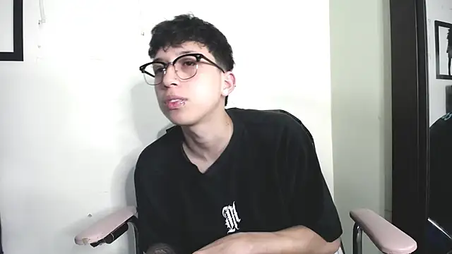  Thomas hot  online show from November 25, 2025, 5:41 am