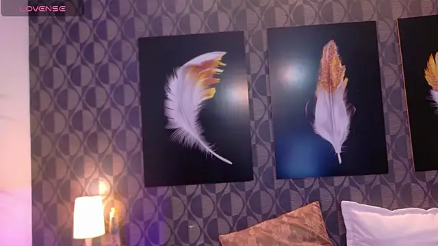 Snapshot of SharomRoss chatting on March 20, 2025, 8:29 pm SharomRoss online show from March 20, 2025, 8:29 pm