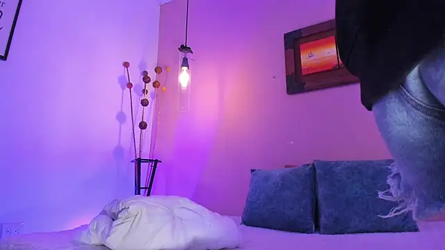 ArianaBaker online show from March 7, 2025, 6:11 pm