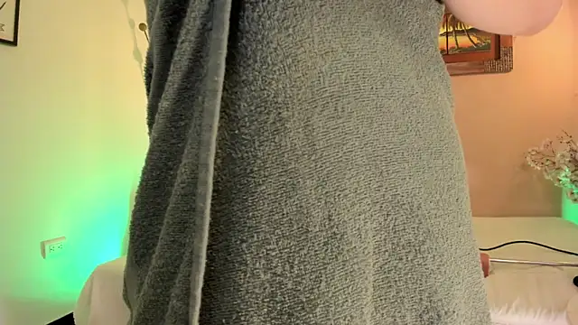 ArianaBaker online show from March 18, 2025, 7:12 pm