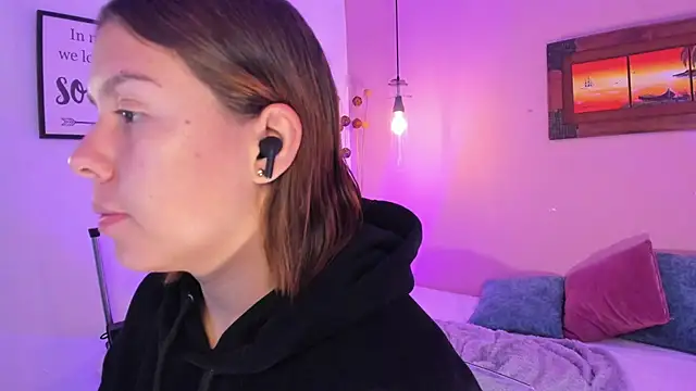 ArianaBaker online show from March 10, 2025, 12:28 pm