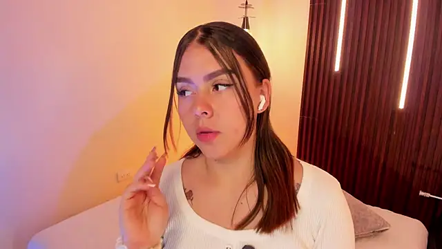 Snapshot of ArianaBaker chatting on April 23, 2026, 12:51 pm ArianaBaker online show from April 23, 2026, 12:51 pm
